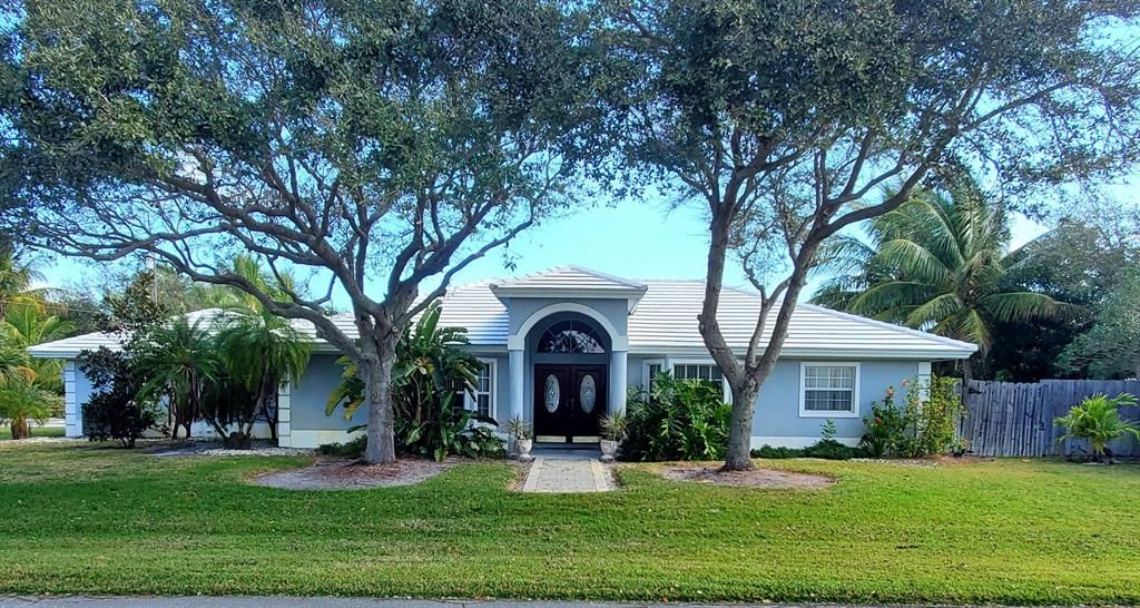 Photo of 1801 Plover Avenue, Fort Pierce, FL 34949 (MLS # R10713147)