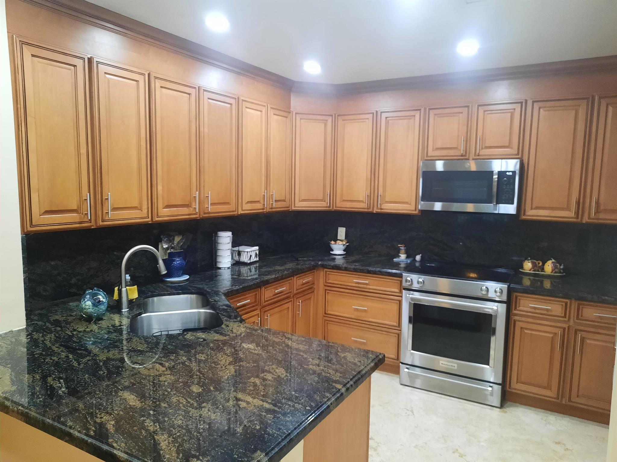 708 Mainsail Circle