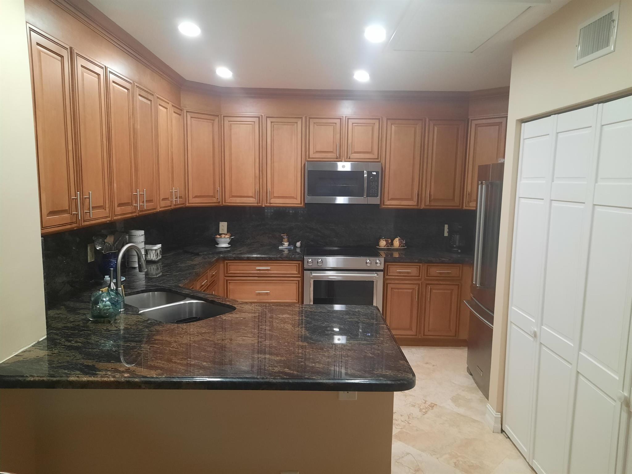708 Mainsail Circle