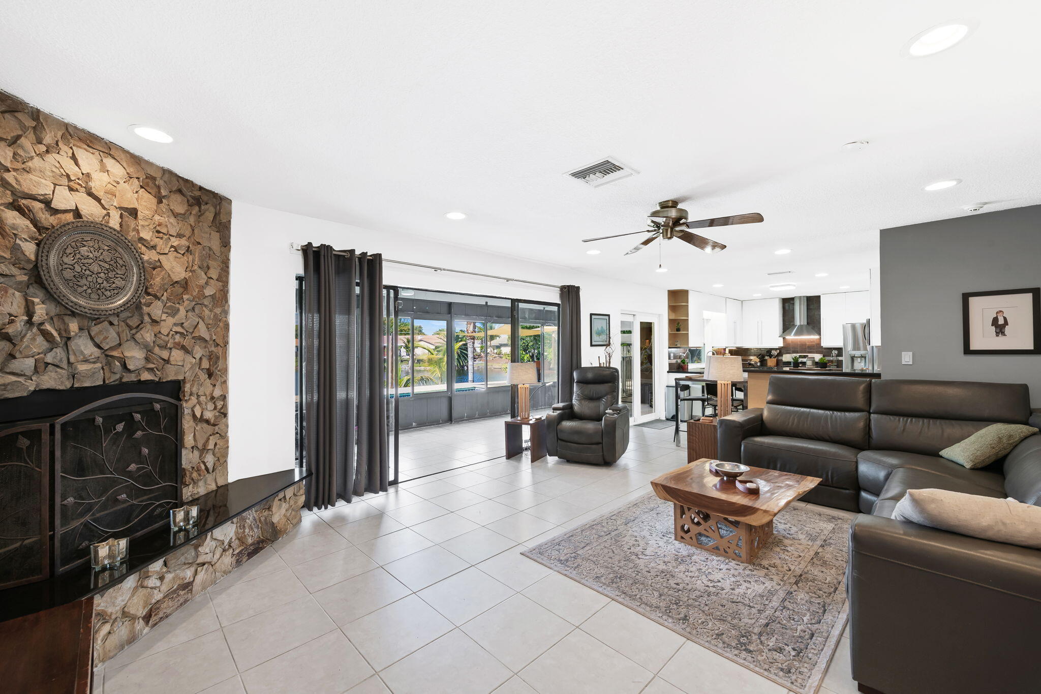 JACARANDA LAKES SEC 1 - Residential