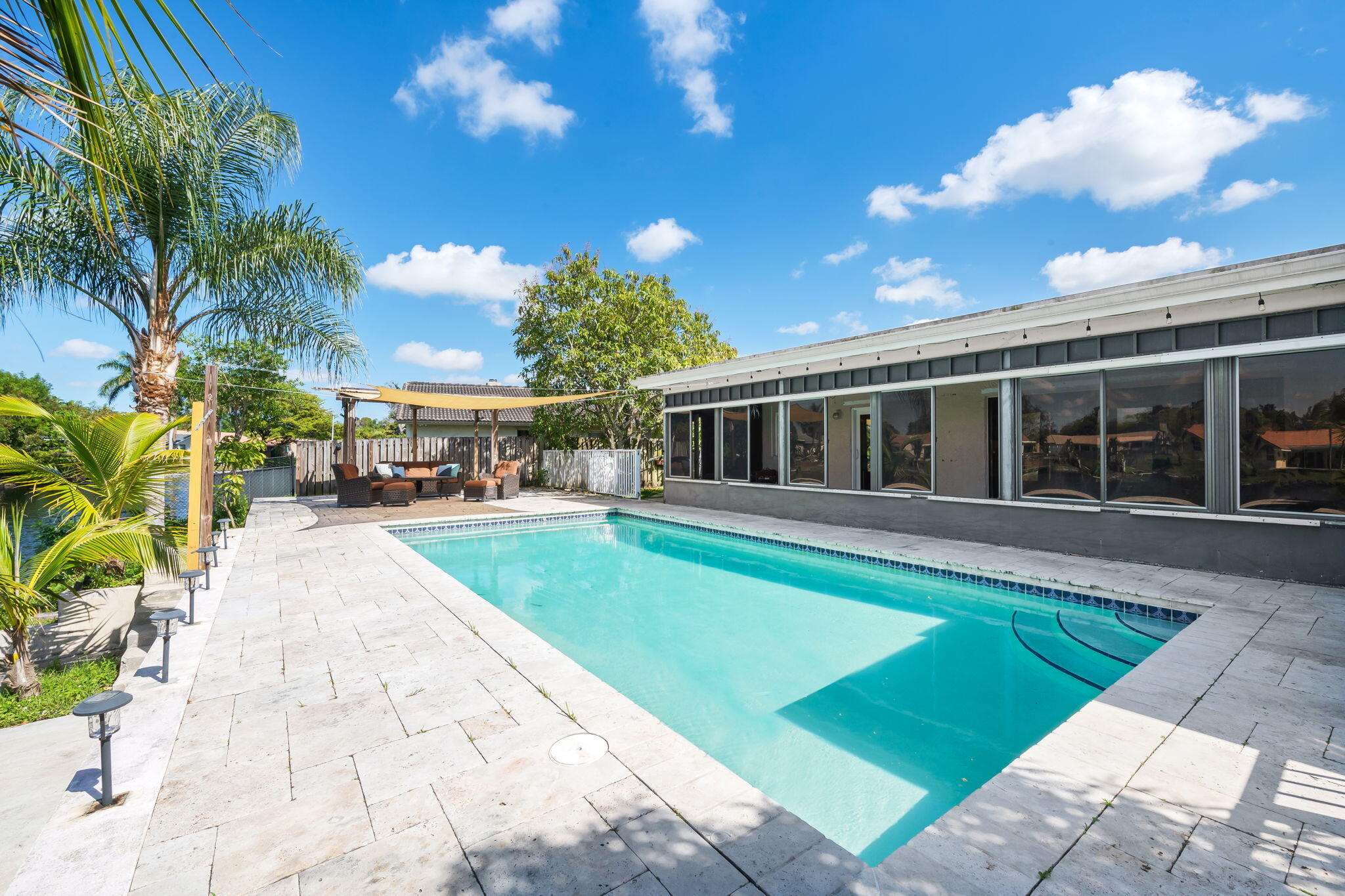 JACARANDA LAKES SEC 1 - Residential