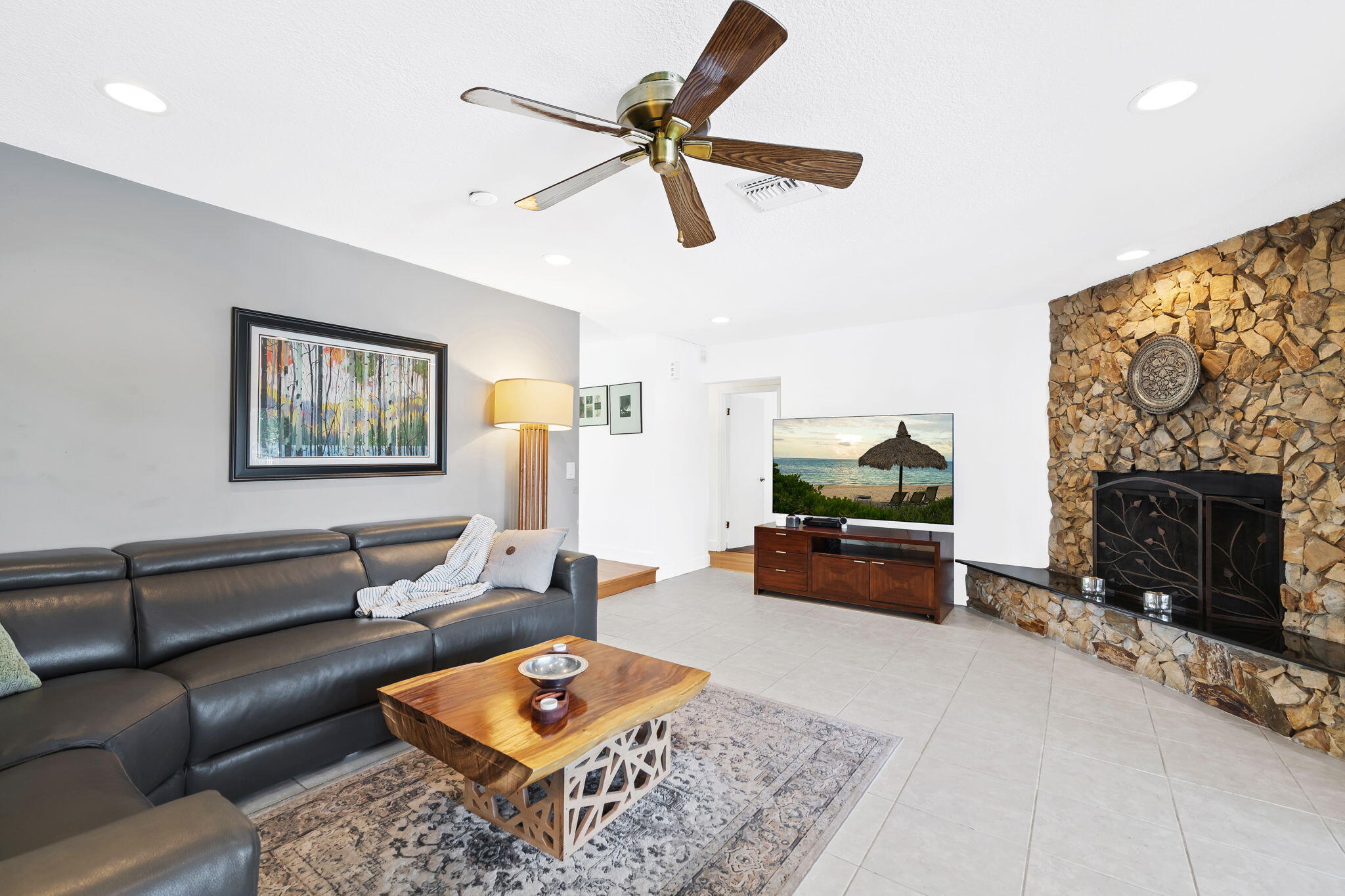 JACARANDA LAKES SEC 1 - Residential