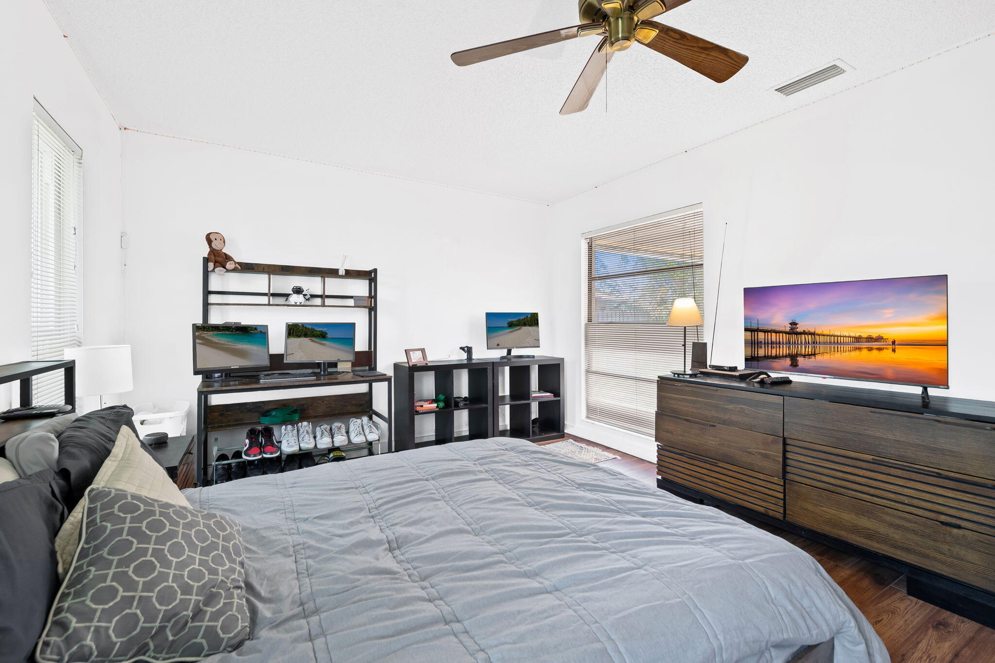 JACARANDA LAKES SEC 1 - Residential