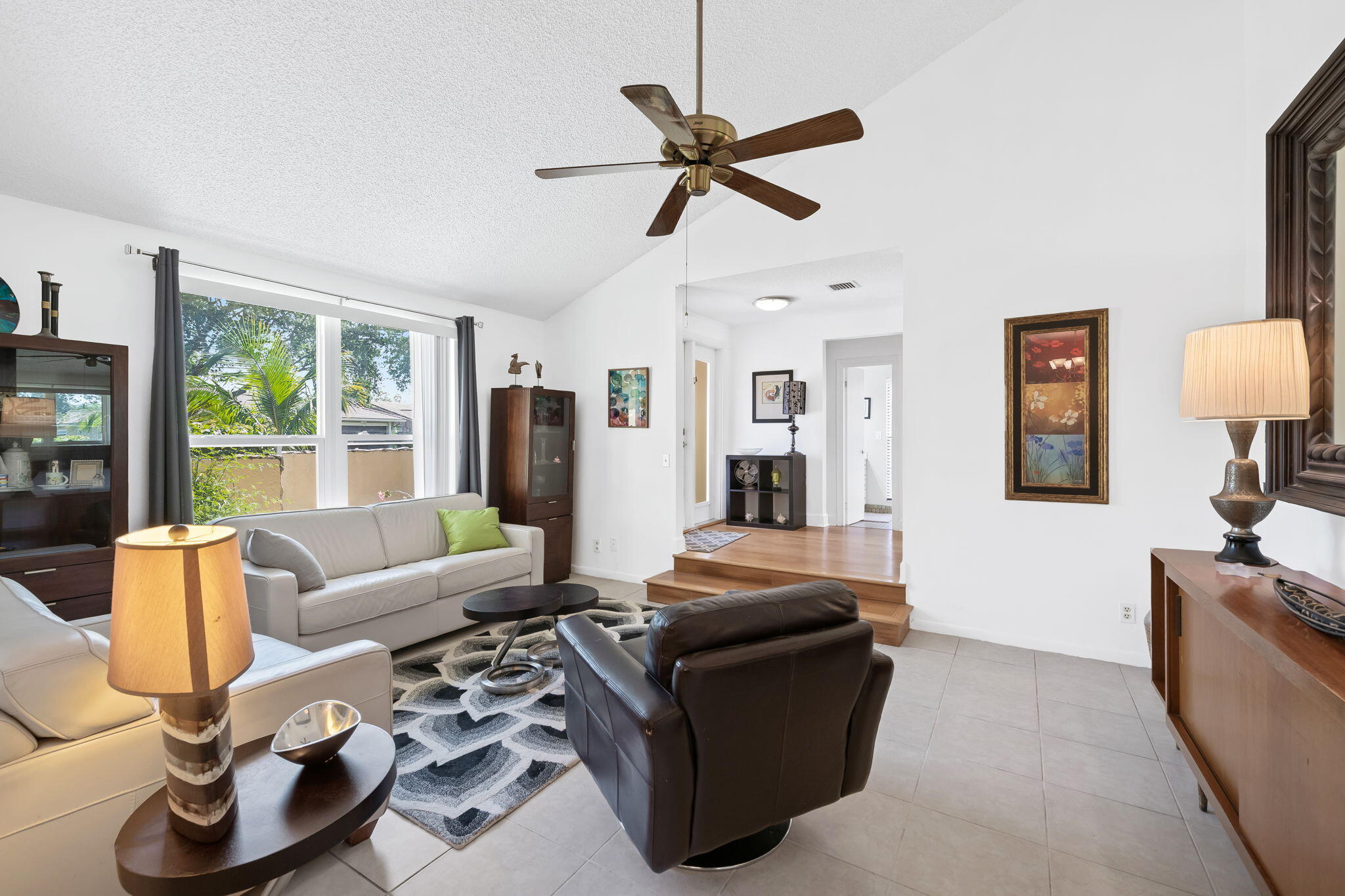 JACARANDA LAKES SEC 1 - Residential