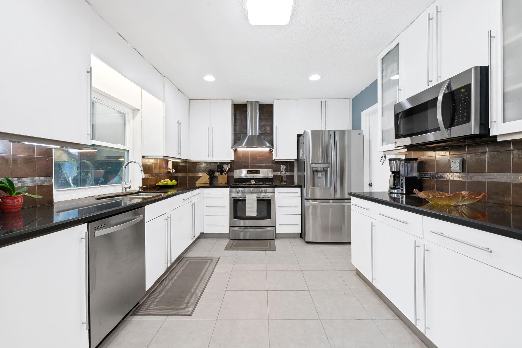 JACARANDA LAKES SEC 1 - Residential