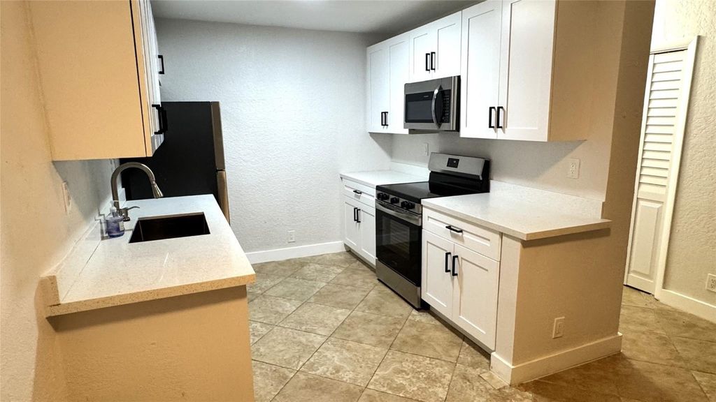 Photo of 760 SE 2nd Avenue #D111, Deerfield Beach, FL 33441 (MLS # F10534608)