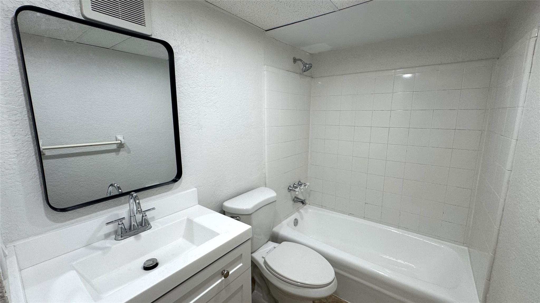 Coco Cay Condo - Residential Lease