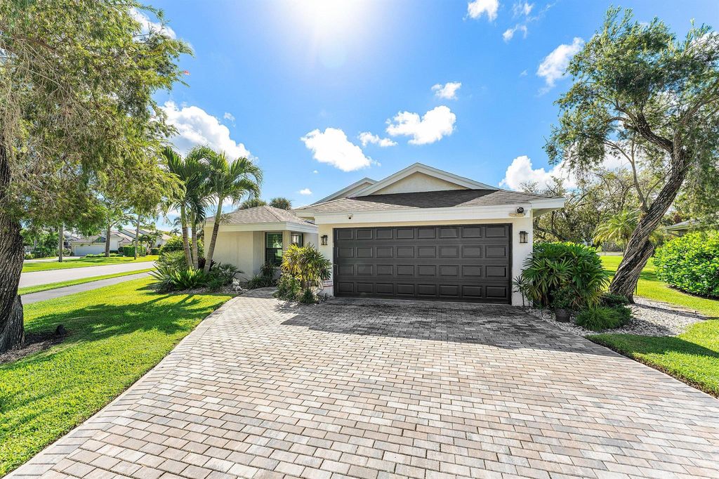 Photo of 6746 Touchstone Circle, Palm Beach Gardens, FL 33418 (MLS # R11130673)