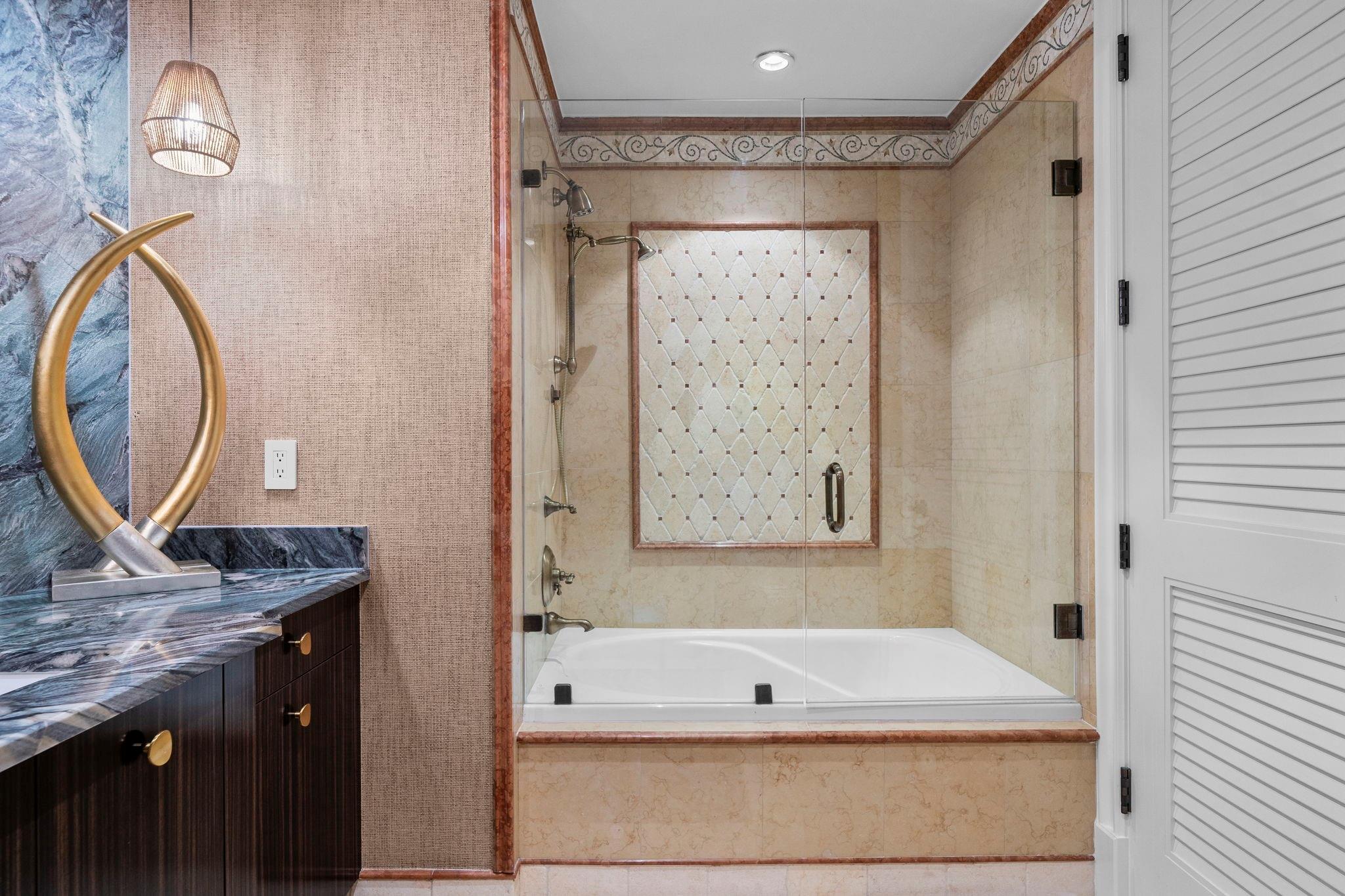 350 LAS OLAS PLACE - Residential