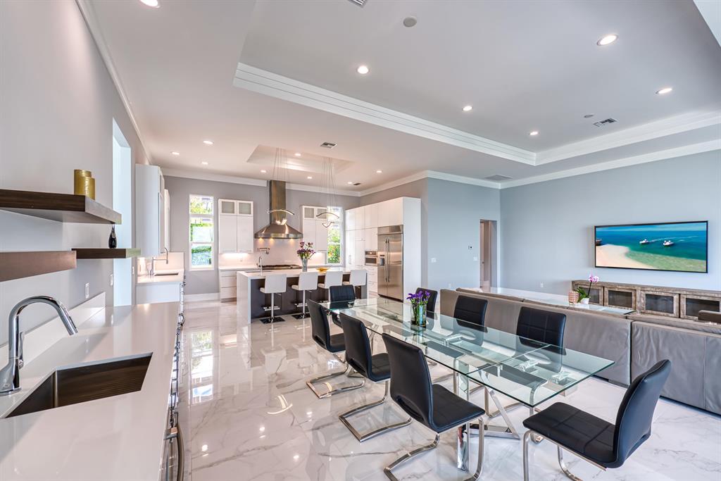 PEBBLE BAY ESTATES - Residential