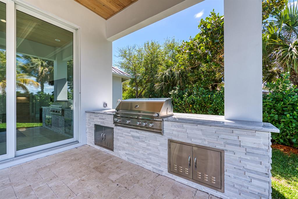 PEBBLE BAY ESTATES - Residential