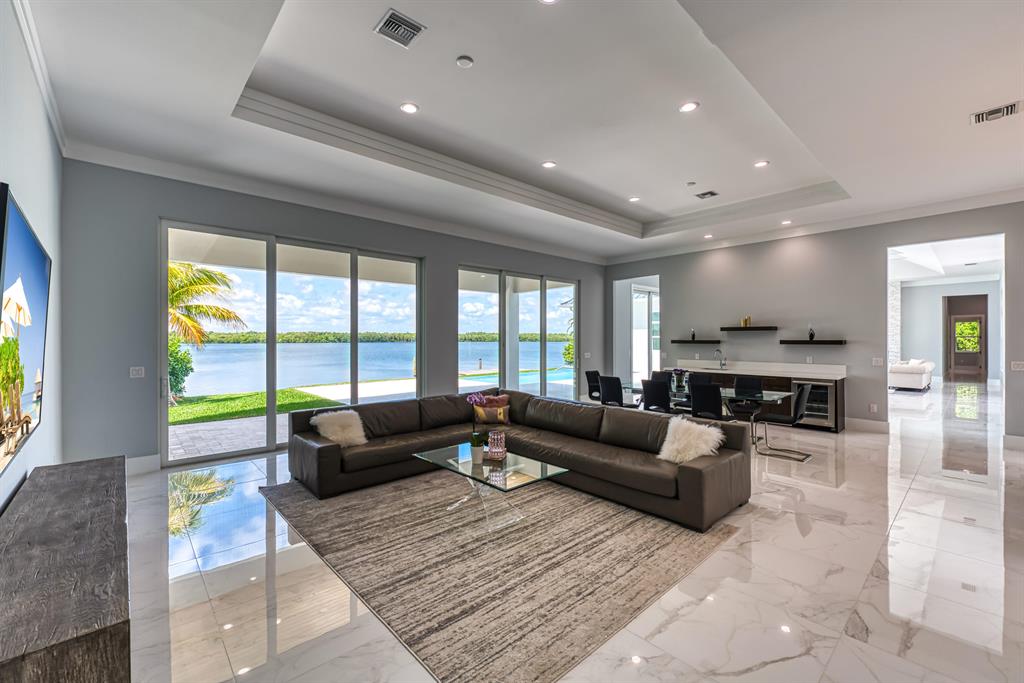 PEBBLE BAY ESTATES - Residential