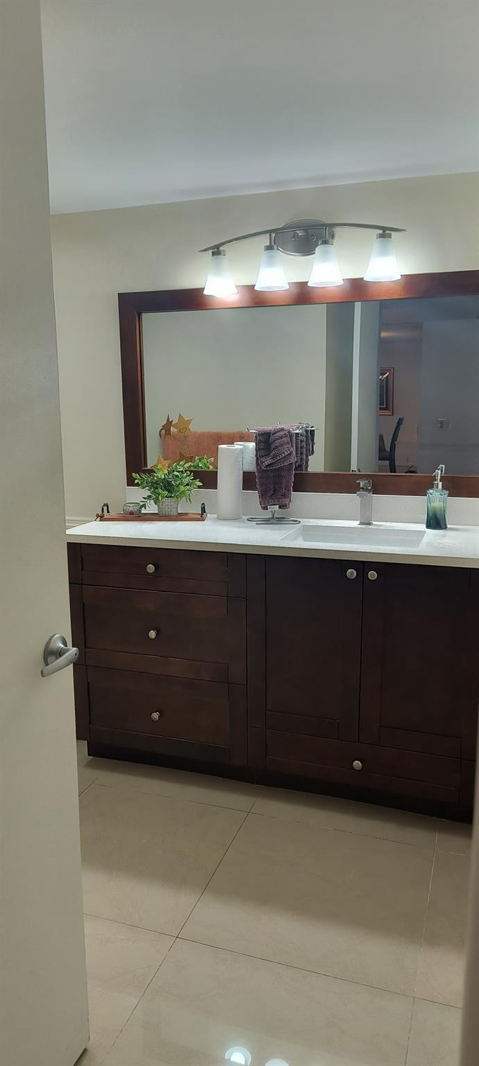 SUNRISE LAKES IV - Residential