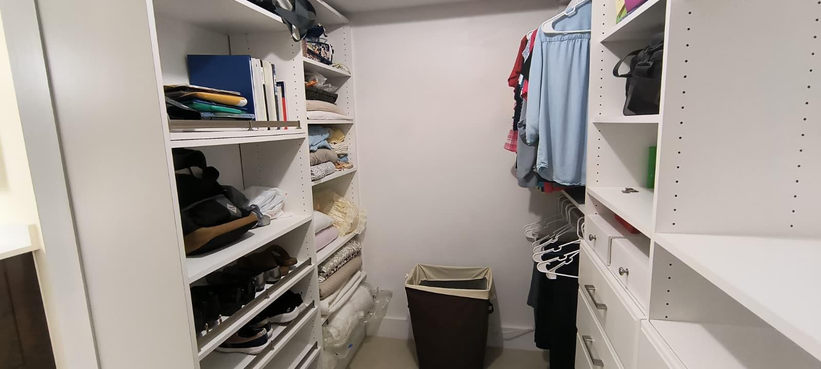 SUNRISE LAKES IV - Residential