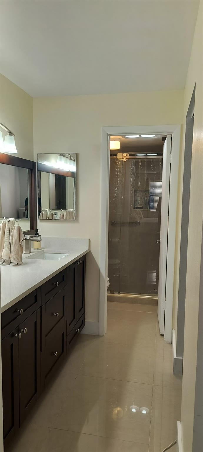 SUNRISE LAKES IV - Residential