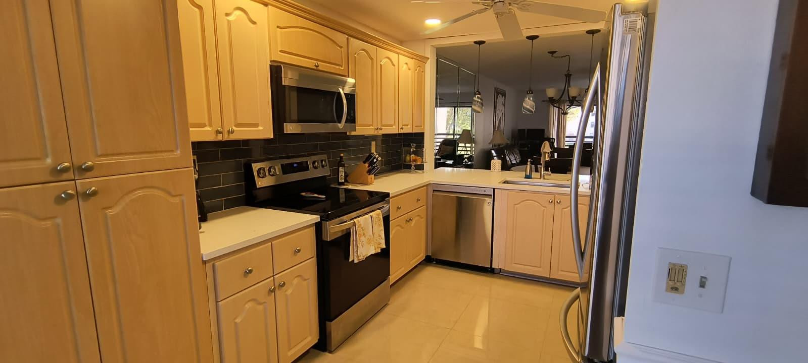 SUNRISE LAKES IV - Residential