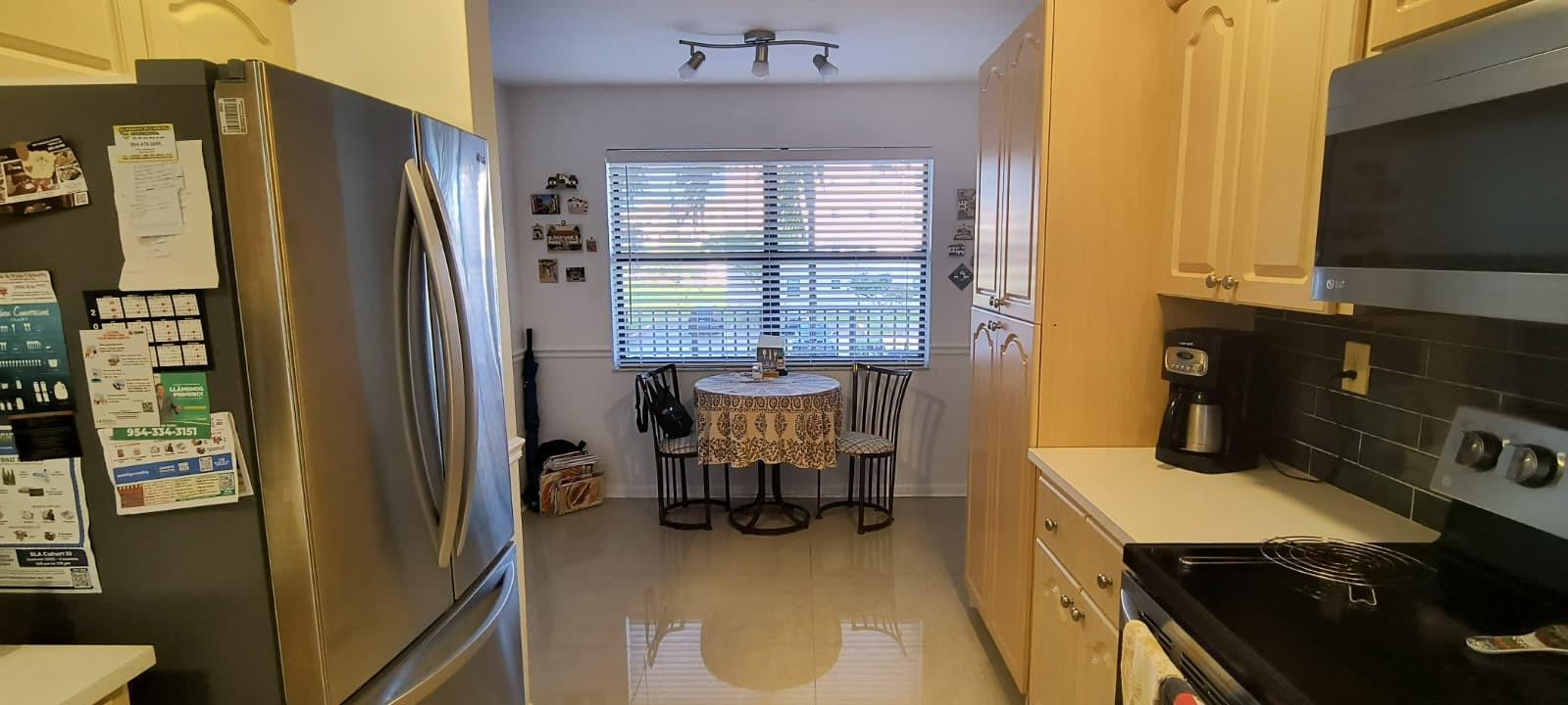 SUNRISE LAKES IV - Residential