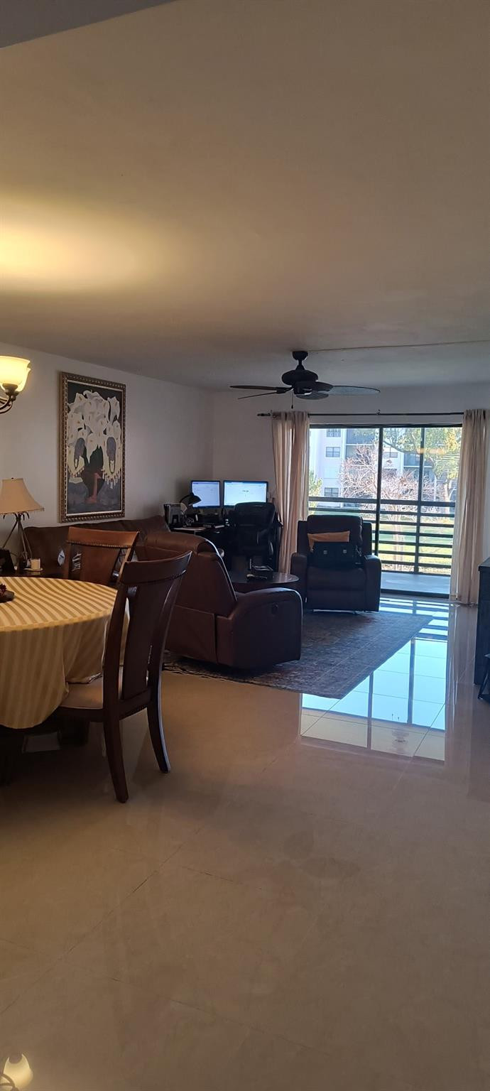 SUNRISE LAKES IV - Residential