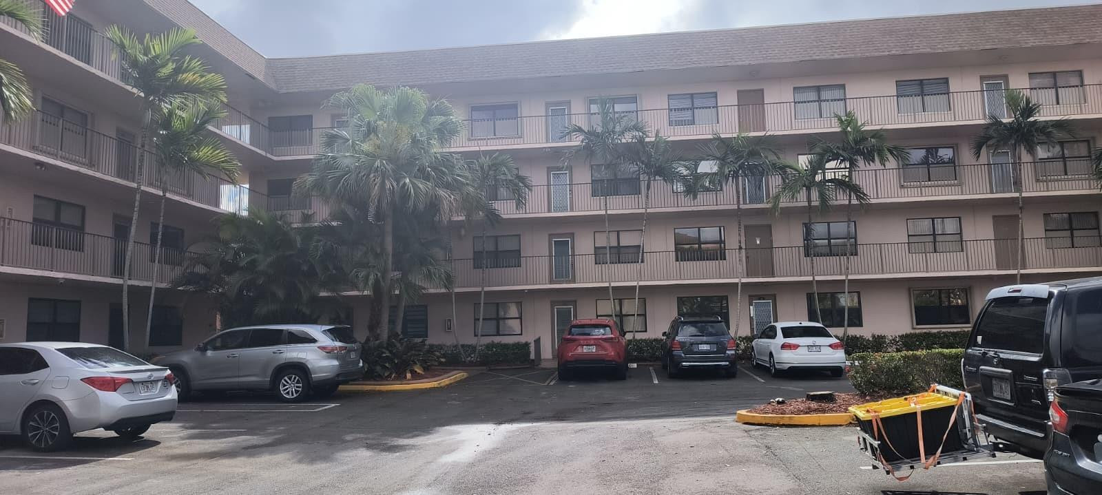 SUNRISE LAKES IV - Residential