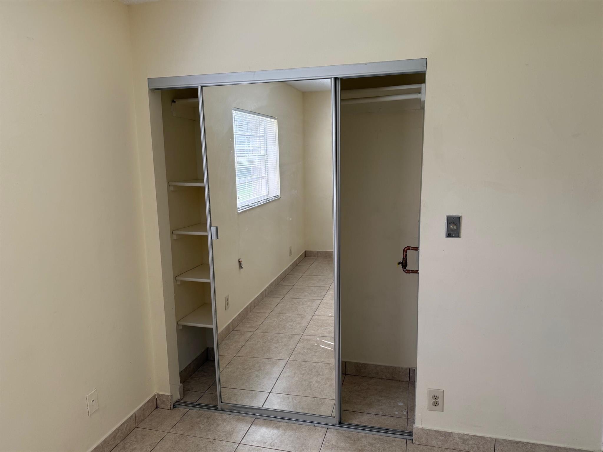 KINGS POINT BURGUNDY COND - Residential Lease