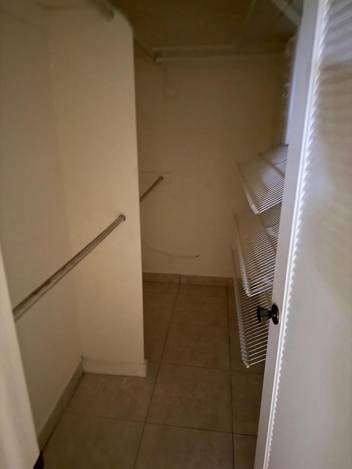 KINGS POINT BURGUNDY COND - Residential Lease