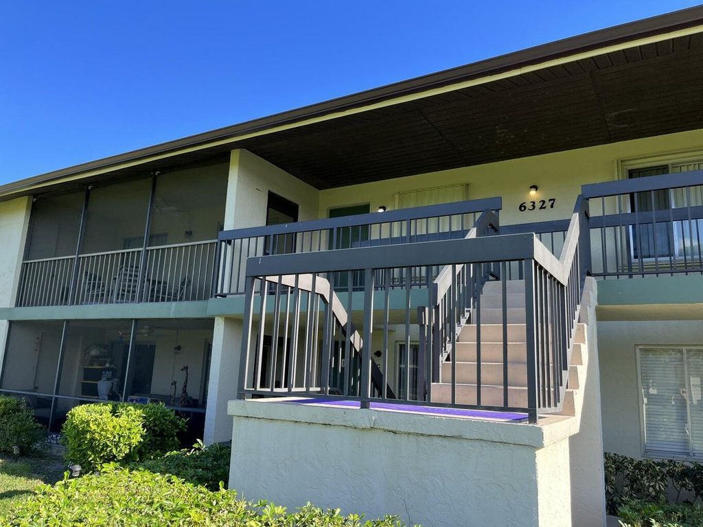 Photo of 6327 Chasewood G Drive #G, Jupiter, FL 33458 (MLS # R11099646)