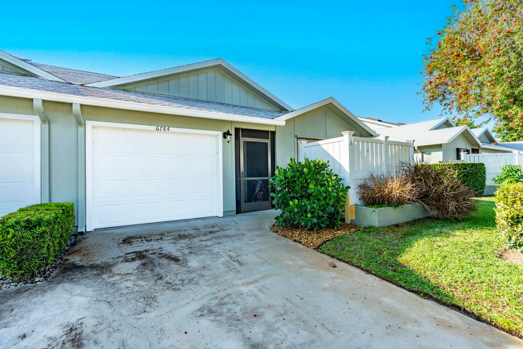 Photo of 6784 SE Yorktown Drive, Hobe Sound, FL 33455 (MLS # R11074748)