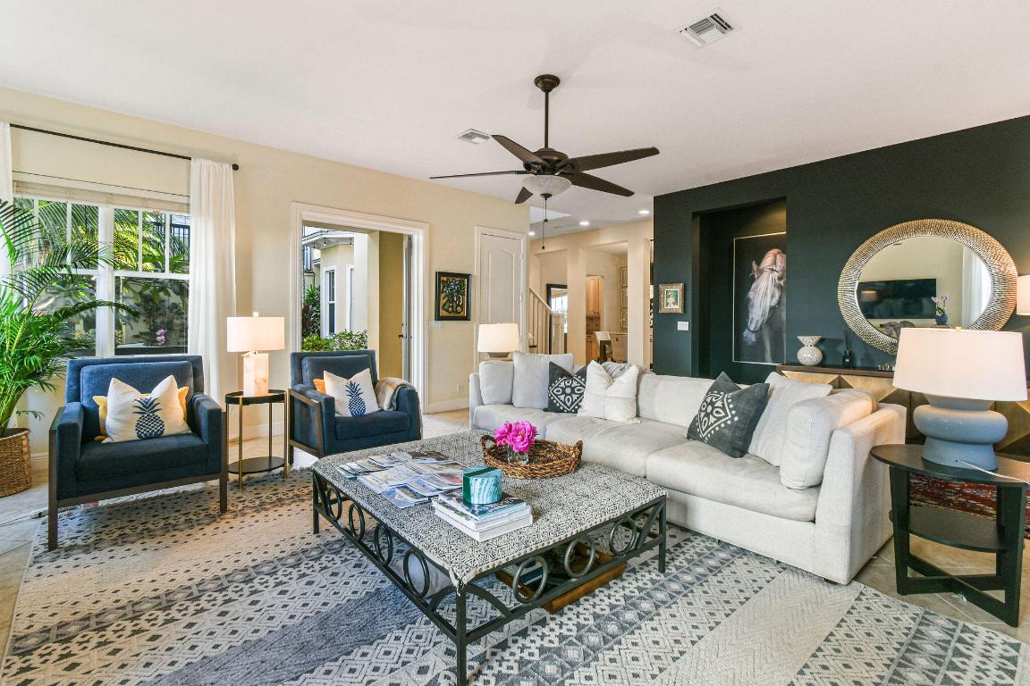 256 W Bay Cedar Circle