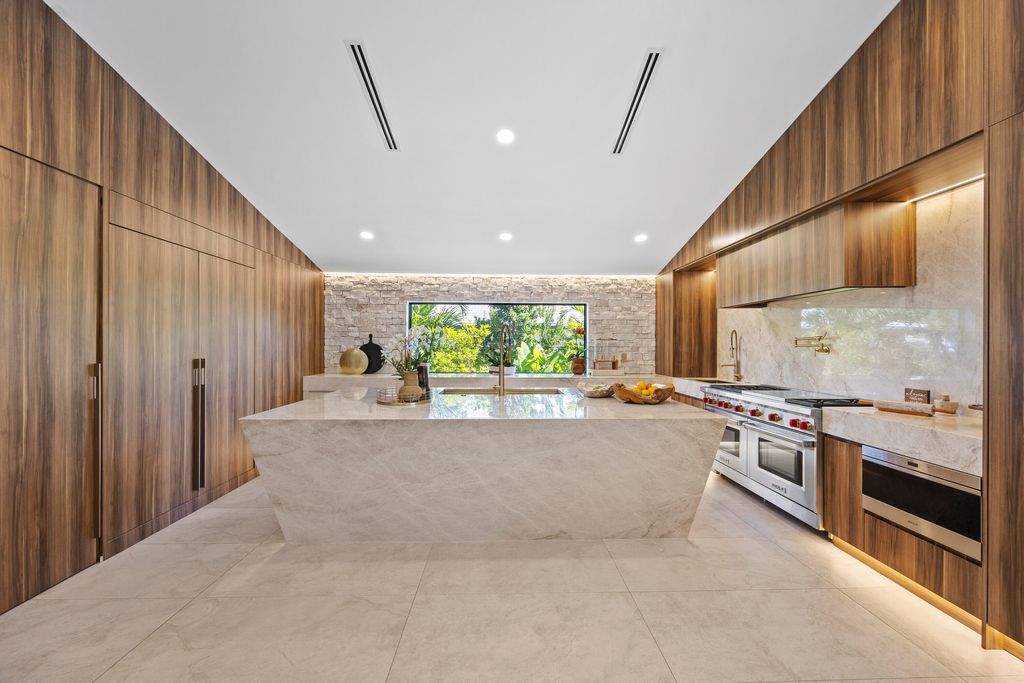 Photo of 10290 Silver Lake Drive, Boca Raton, FL 33428 (MLS # R11118126)