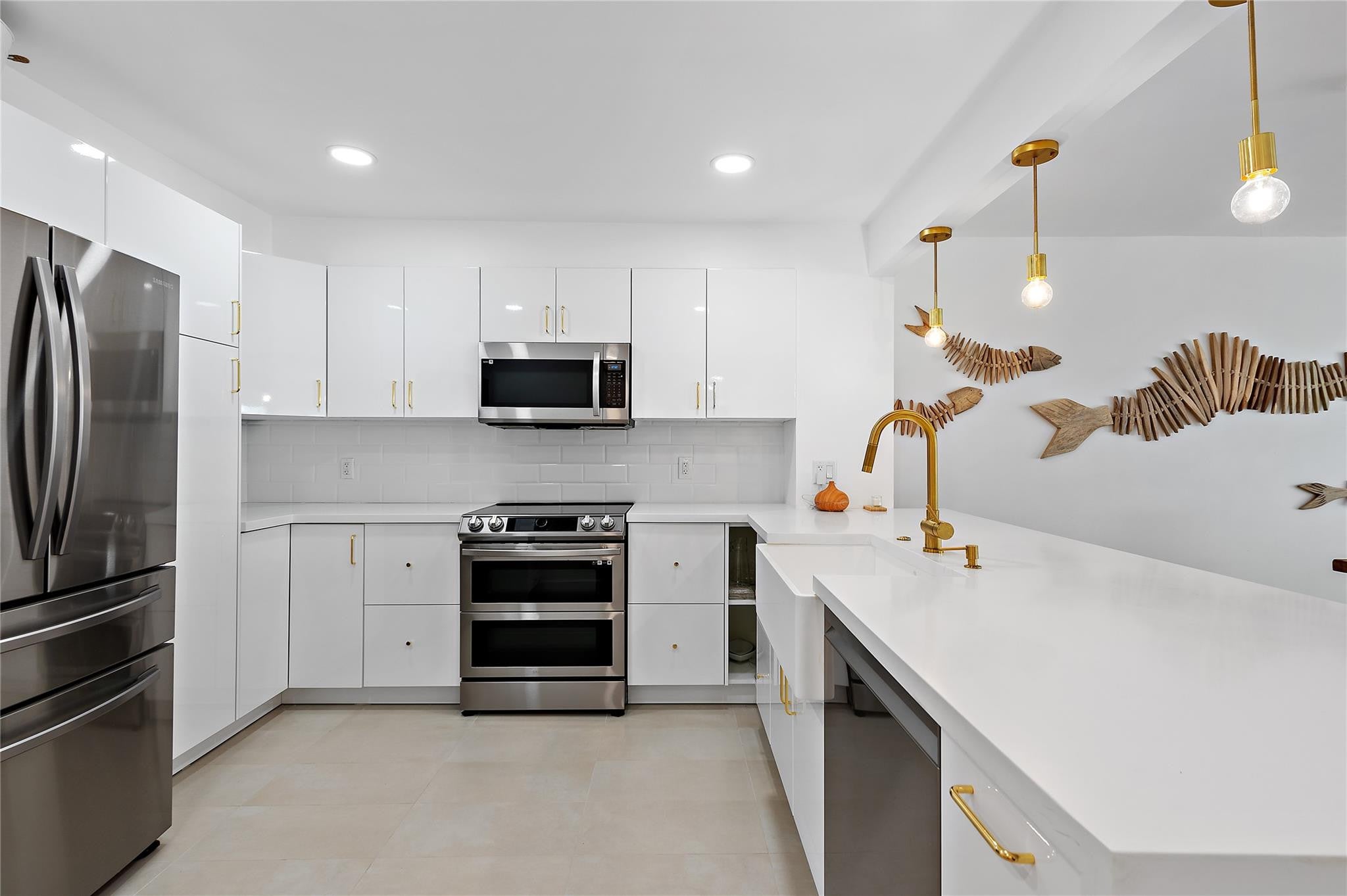 3500 GALT OCEAN Drive 604