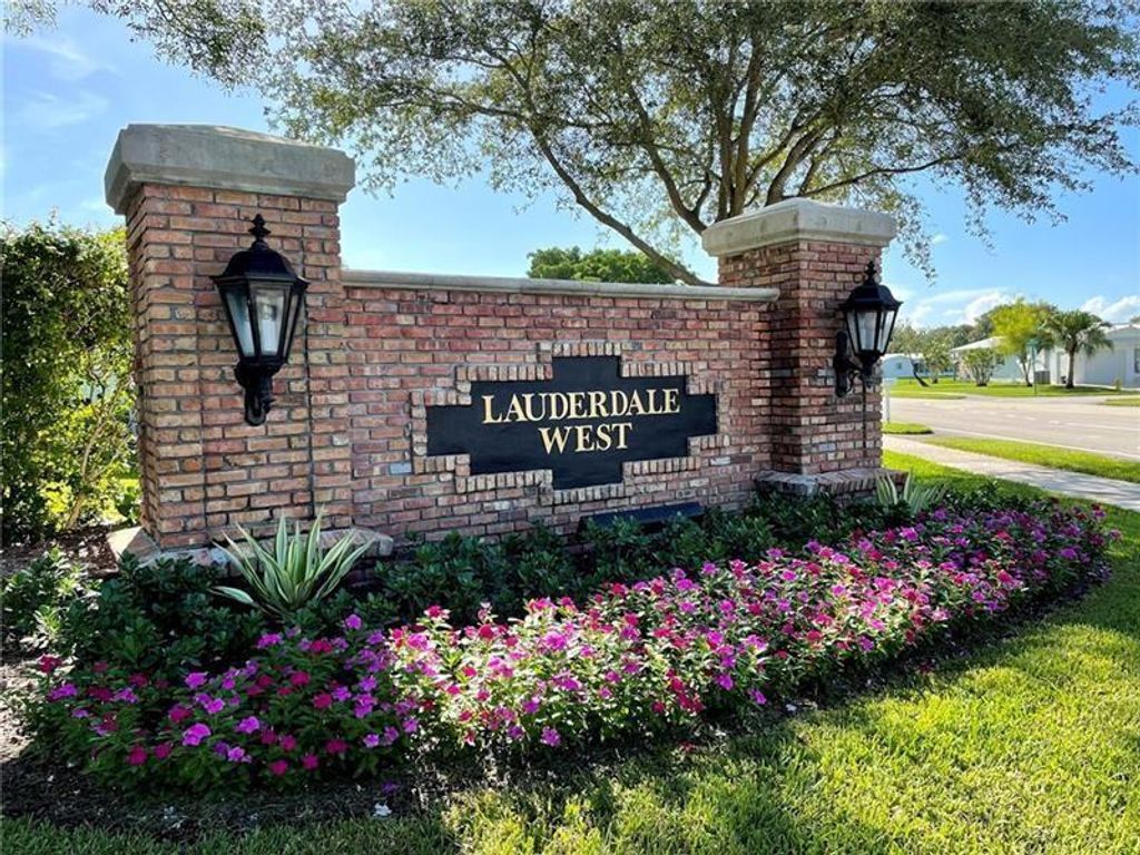 Photo of 8208 NW 14 Street NW, Plantation, FL 33322 (MLS # B26007823)