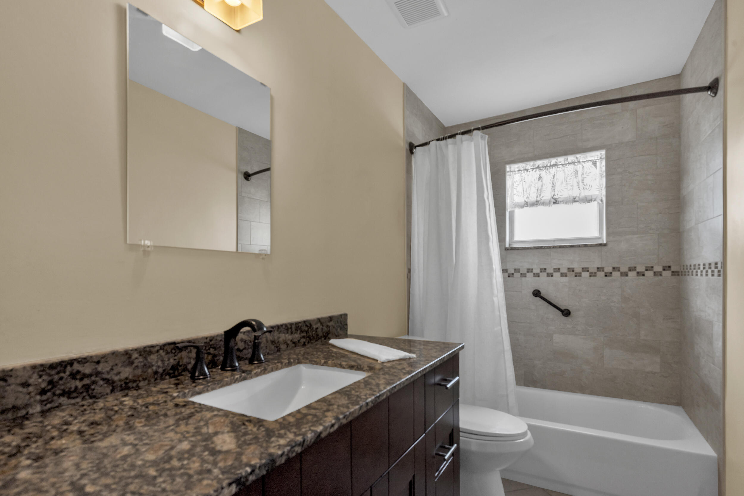 LAUDERDALE WEST 2 SEC - Residential