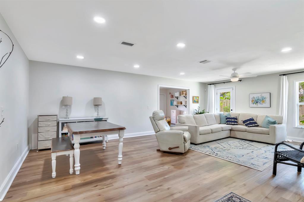 EASTWOOD - Residential