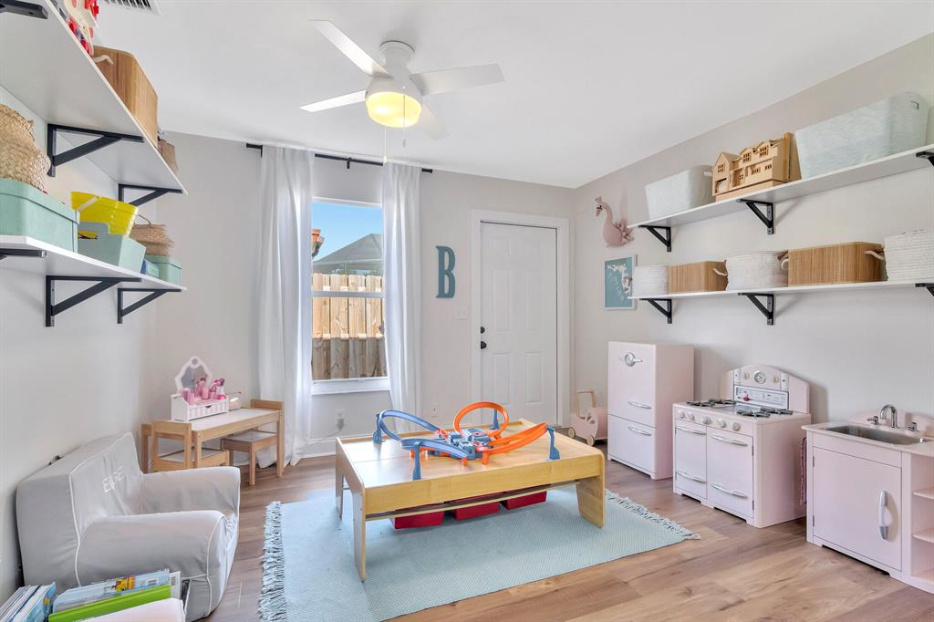 EASTWOOD - Residential