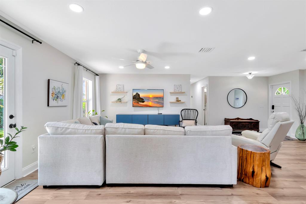 EASTWOOD - Residential