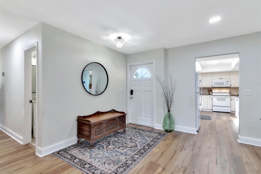 EASTWOOD - Residential