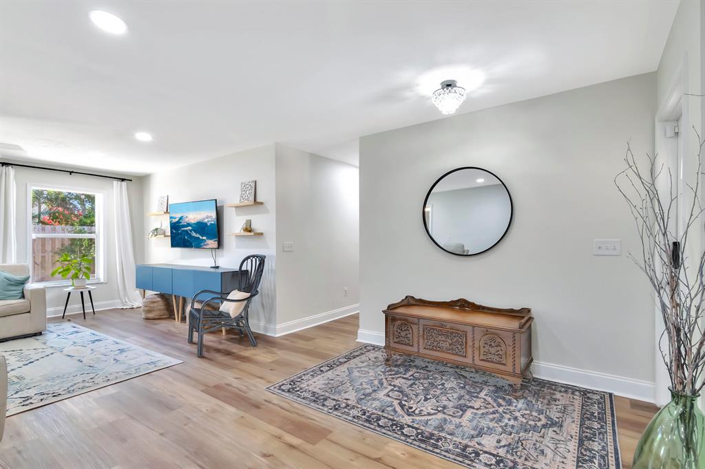 EASTWOOD - Residential