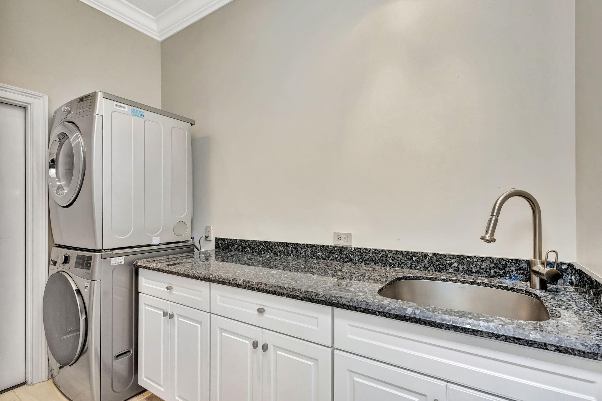 OAKS OAKS EAST 1 - Residential