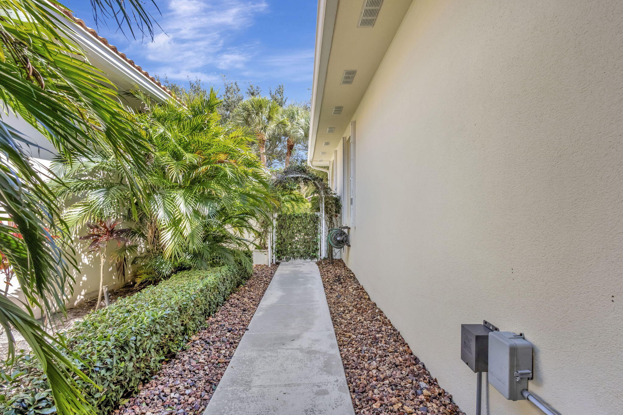 OAKS OAKS EAST 1 - Residential