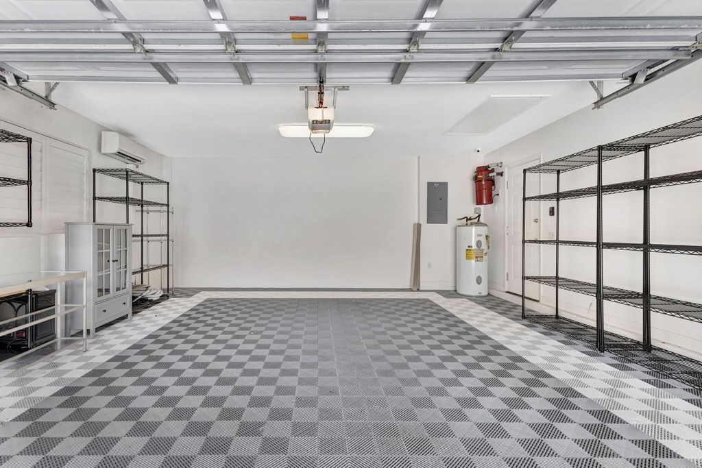 Photo of 229 E Tall Oaks Circle, Palm Beach Gardens, FL 33410 (MLS # R11127472)