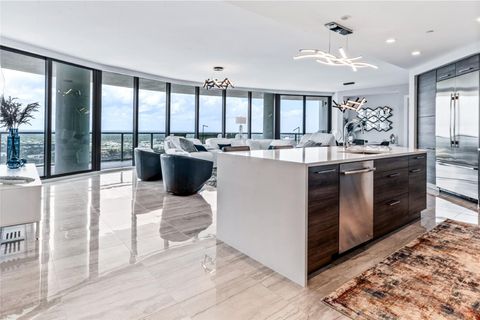 Condominium in Fort Lauderdale FL 100 Las Olas Blvd.jpg