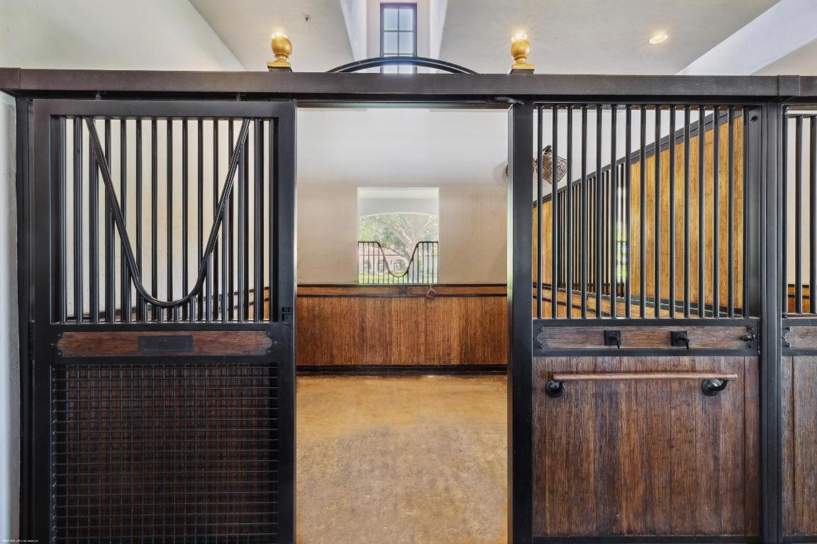 SADDLE TRAIL PARK OF WELLINGTON - Land