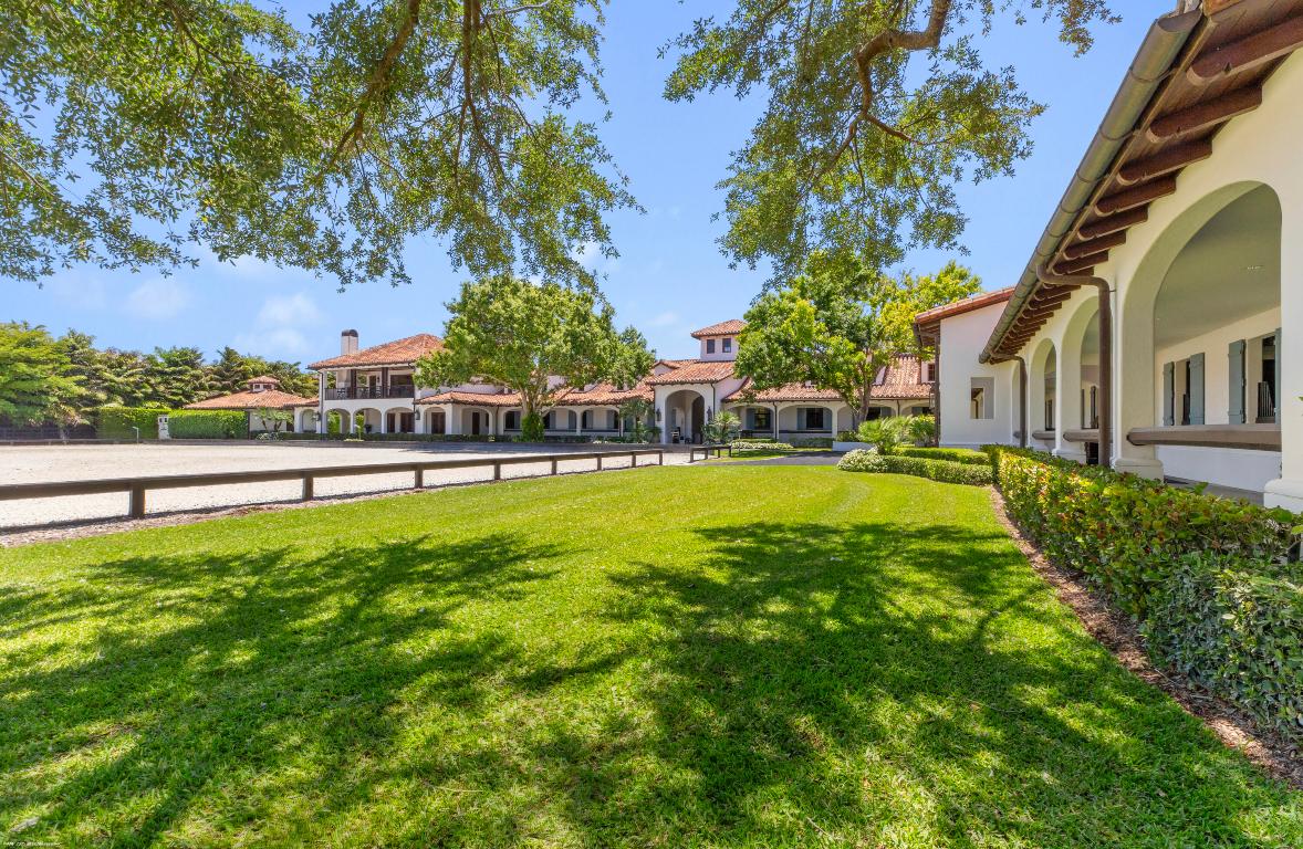 SADDLE TRAIL PARK OF WELLINGTON - Land