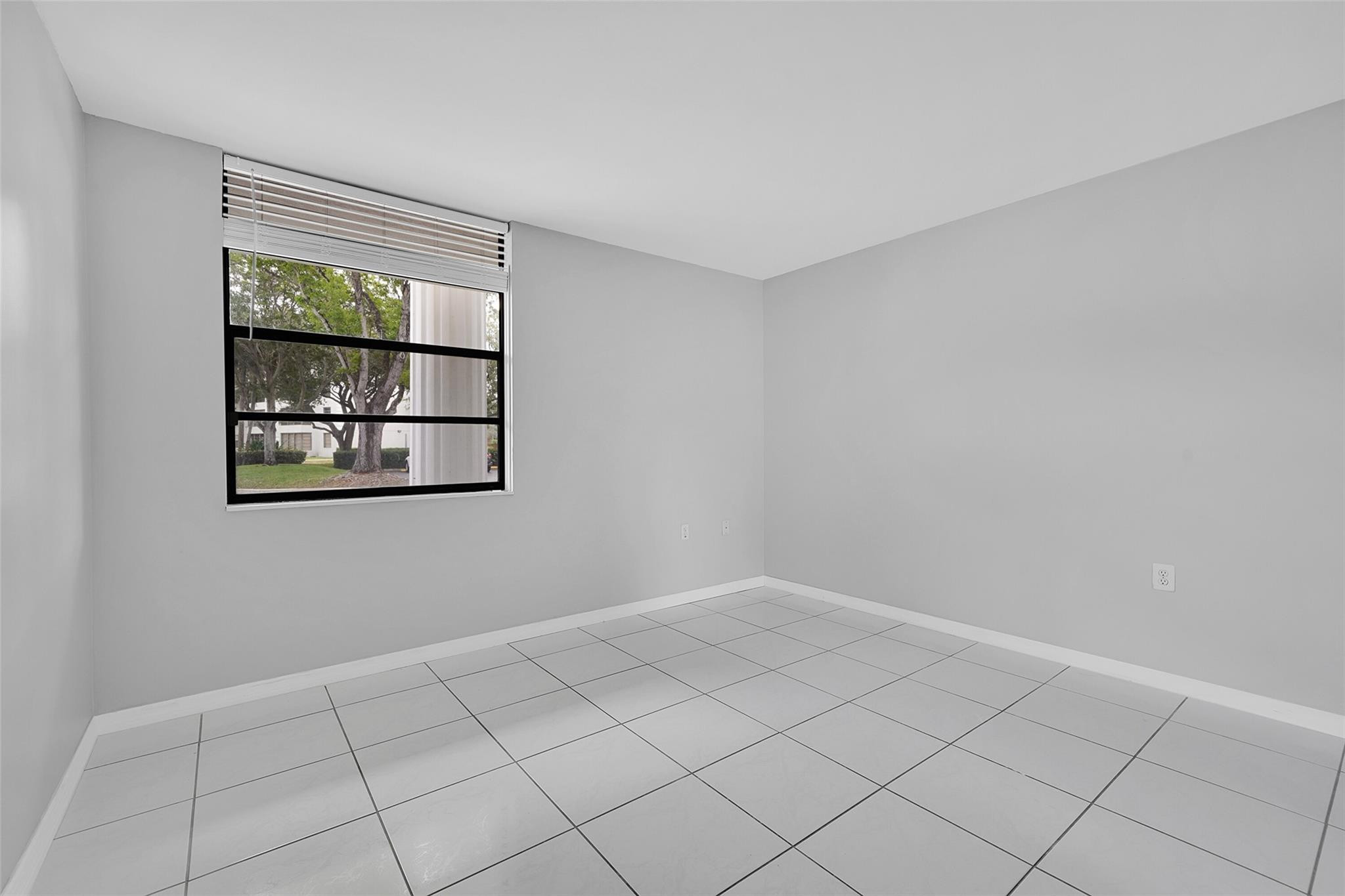 CONDO 22 OF WHITEHALL CONDOS - Residential Lease