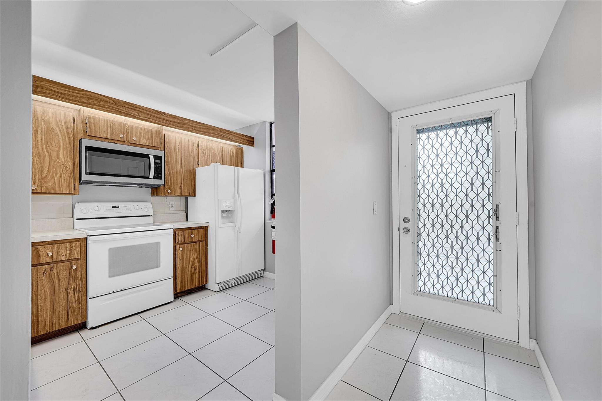 CONDO 22 OF WHITEHALL CONDOS - Residential Lease