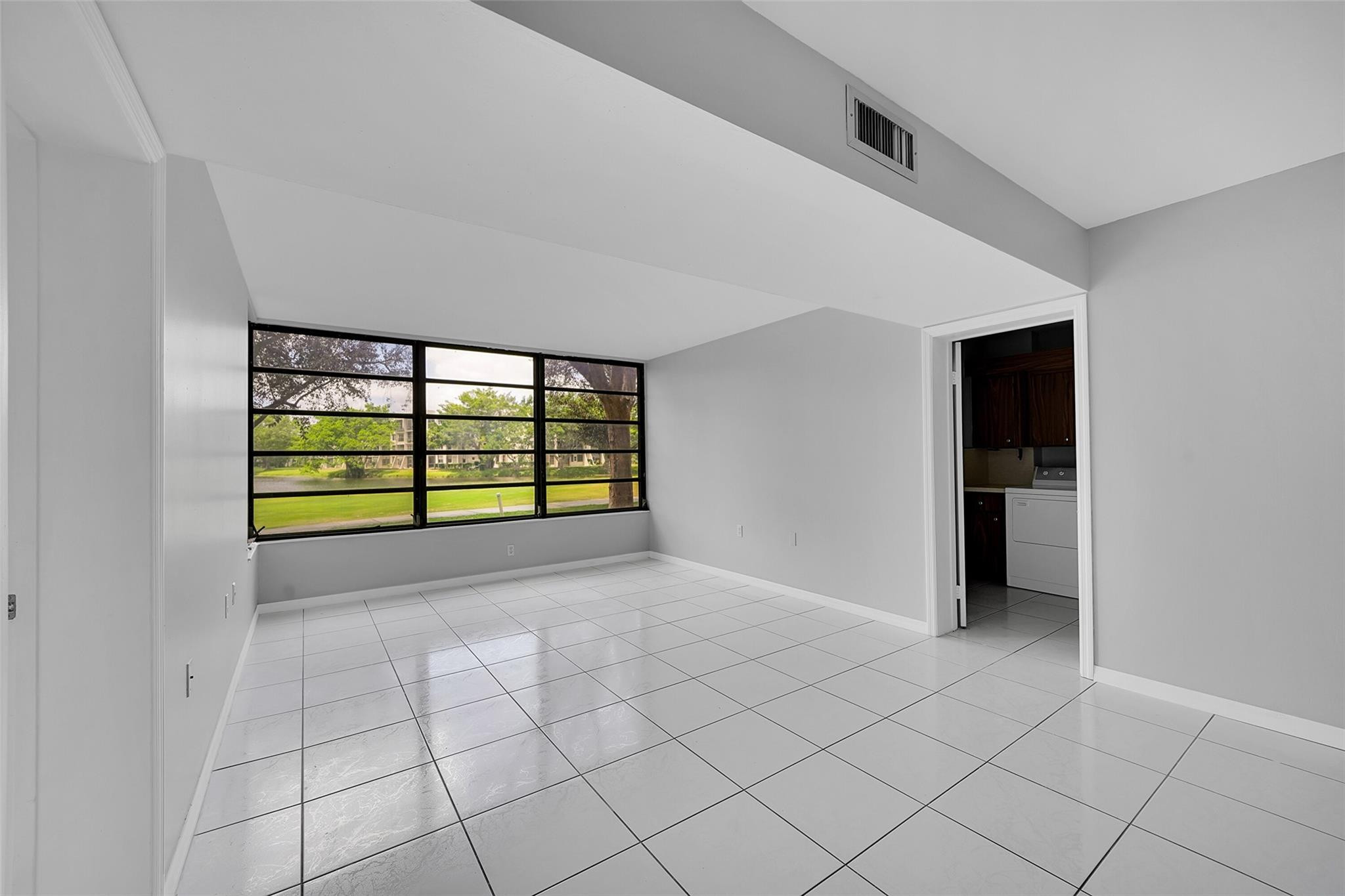 CONDO 22 OF WHITEHALL CONDOS - Residential Lease