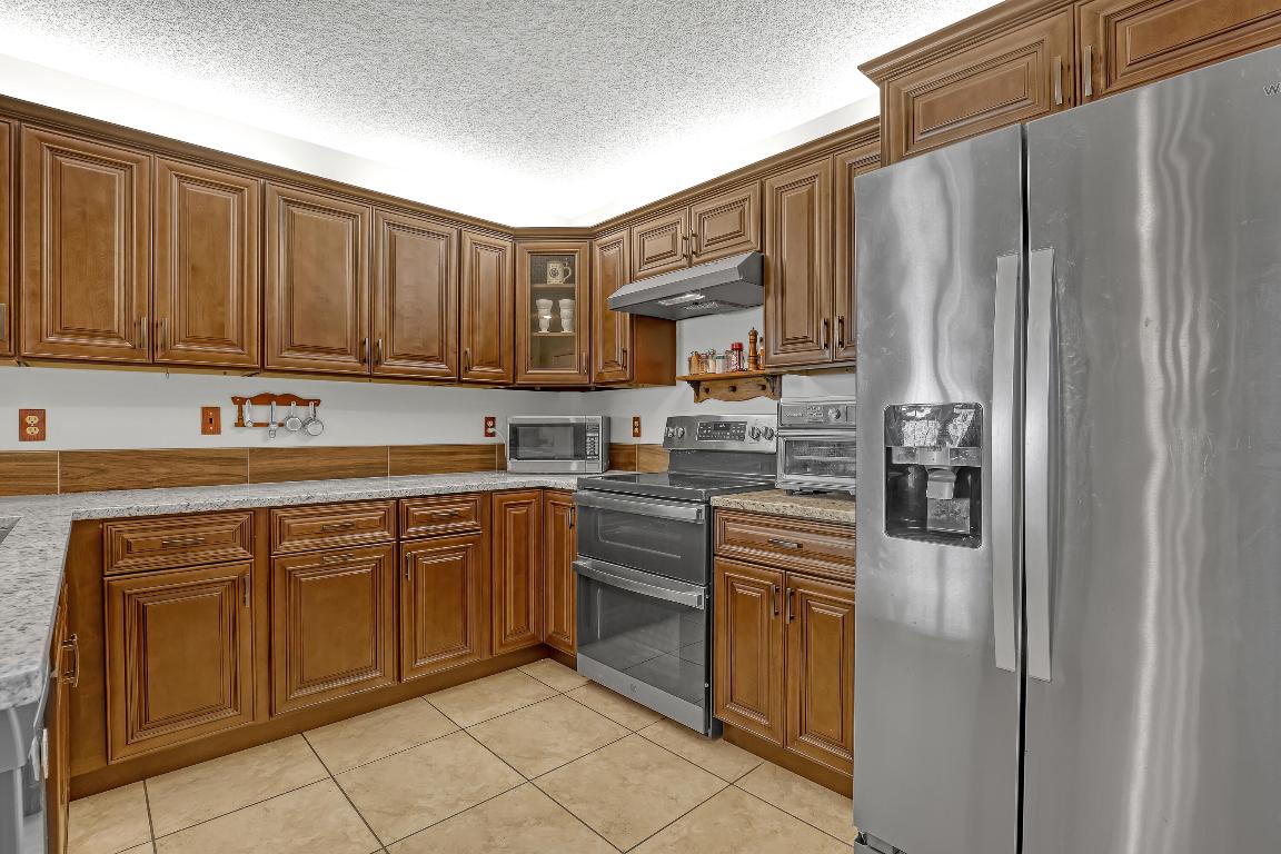 EMERALD FOREST OF WELLINGTON - Residential