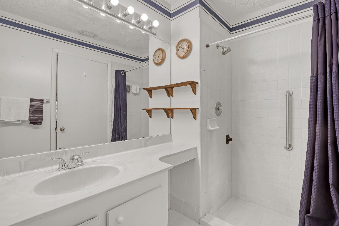 EMERALD FOREST OF WELLINGTON - Residential