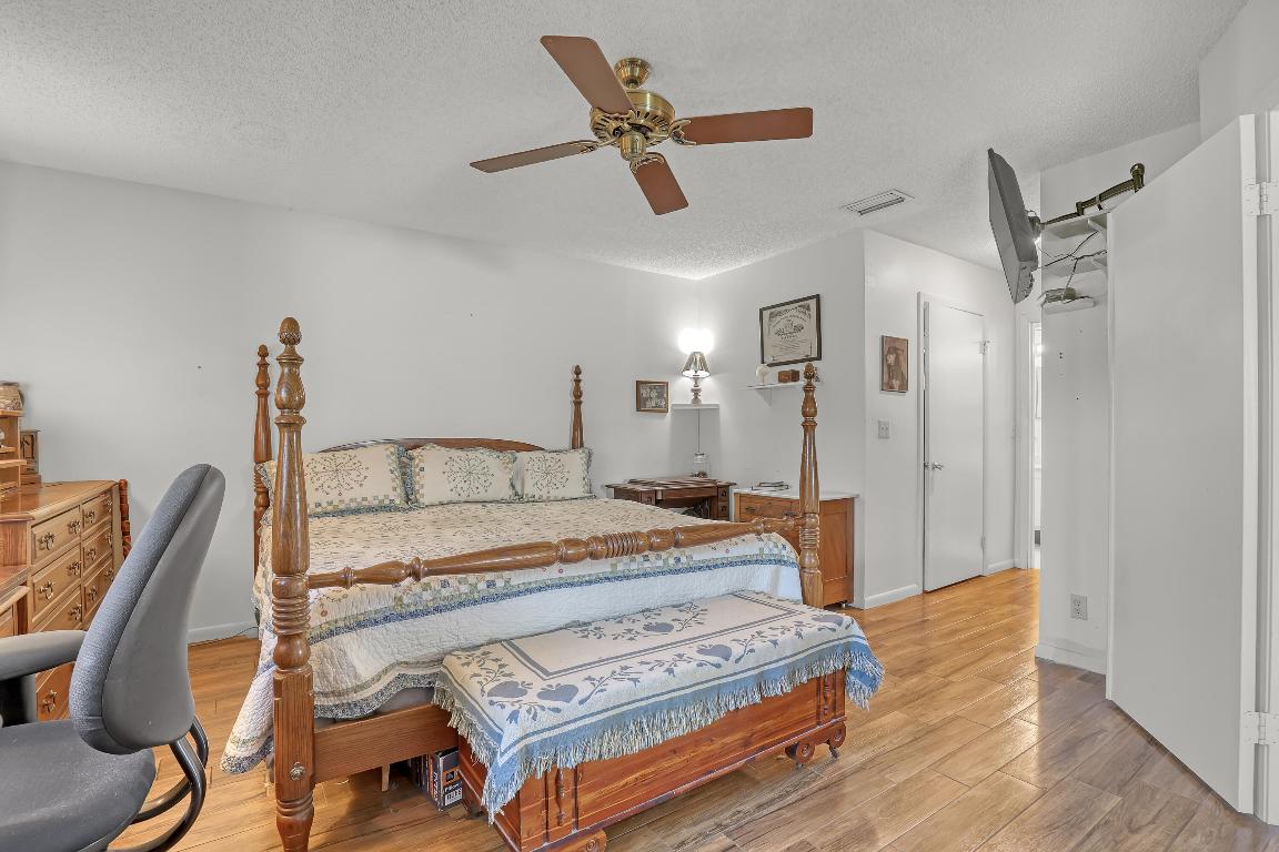 EMERALD FOREST OF WELLINGTON - Residential