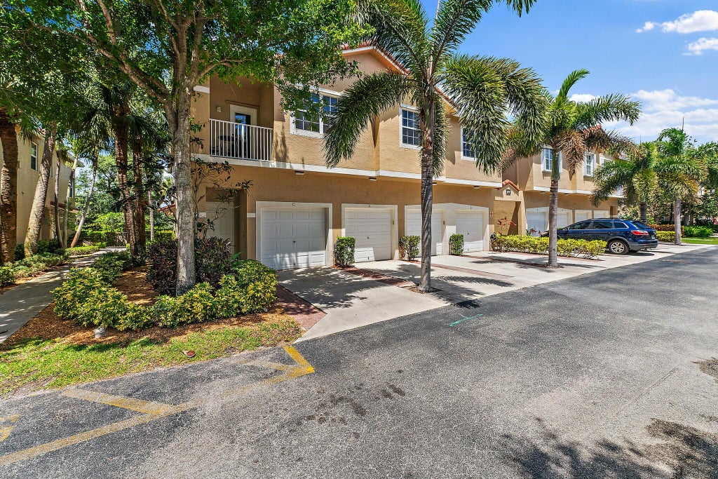 Photo of 117 Lighthouse Circle #C, Tequesta, FL 33469 (MLS # R10997705)